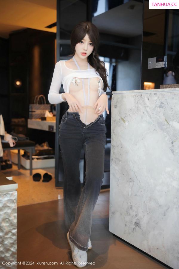  [XiuRen]高清写真图 2024.11.29 No.9524 桃妖夭 美腿丝袜第5张图片